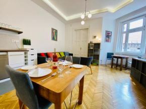 Spacious 4BR Oasis in Central Budapest - BP Sky